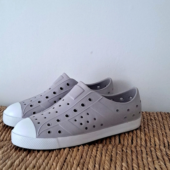 DSG shoes - Crocs repulica size 7 gray - Picture 1 of 6